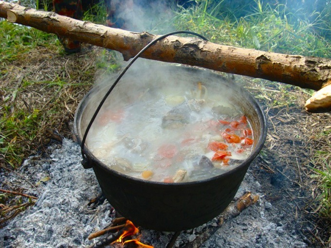 Oppskrift på fiske suppe på staven: hemmeligheter av russisk mat