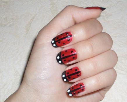 Sommer manikyr "Ladybugs"