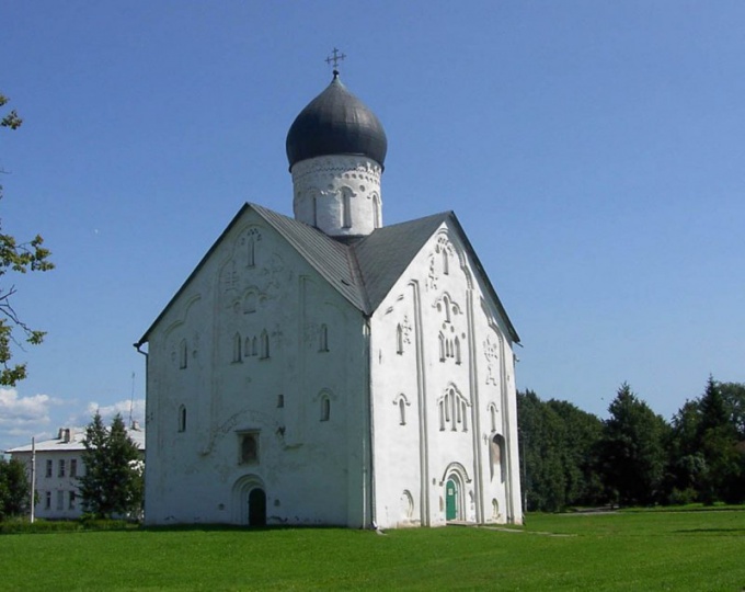 Frelserens kirke på Ilin - en perle av Novgorod-arkitekturen