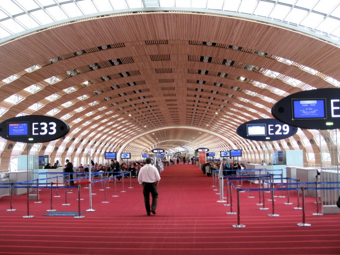 Charles de Gaulle flyplass, Paris