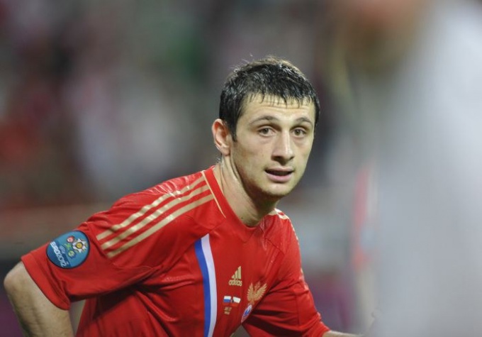 Tips 1: Hvordan spille fotballspiller Alan Dzagoev